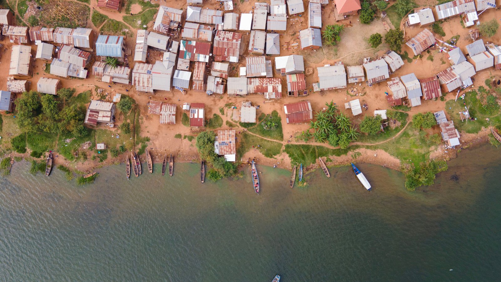 Kisima 2 shoreline